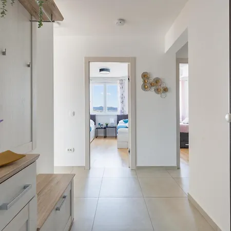 Apartament Stella Maris 2bdr, Balcony, Sea View, Garage, Bbq