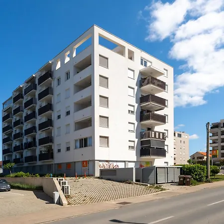 Stella Maris 2bdr, Balcony, Sea View, Garage, Bbq Apartment Zadar