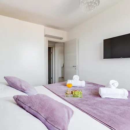 Stella Maris 2bdr, Balcony, Sea View, Garage, Bbq Apartament