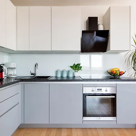 Apartament Stella Maris 2bdr, Balcony, Sea View, Garage, Bbq