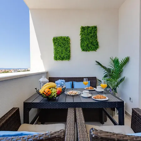 Stella Maris 2bdr, Balcony, Sea View, Garage, Bbq Apartament