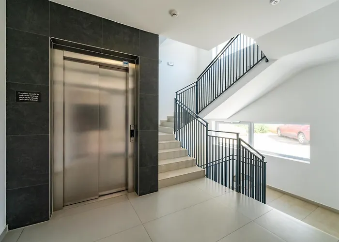 Stella Maris 2bdr, Balcony, Sea View, Garage, Bbq