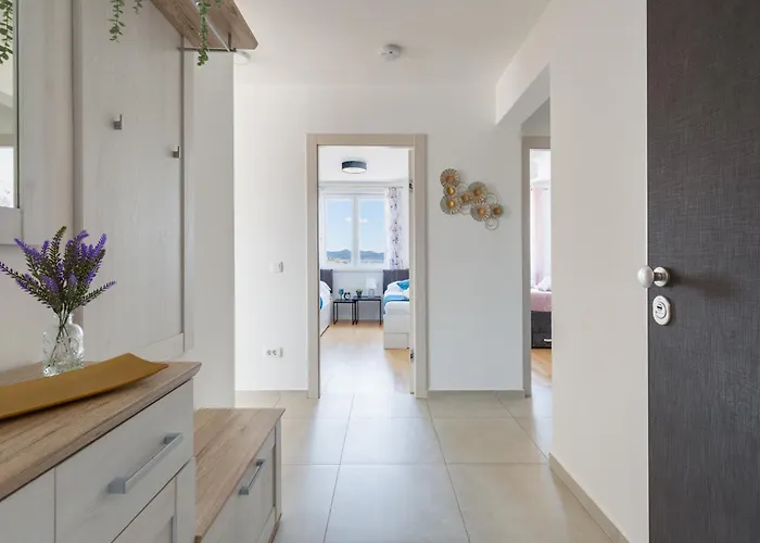 Apartment Stella Maris 2bdr, Balcony, Sea View, Garage, Bbq