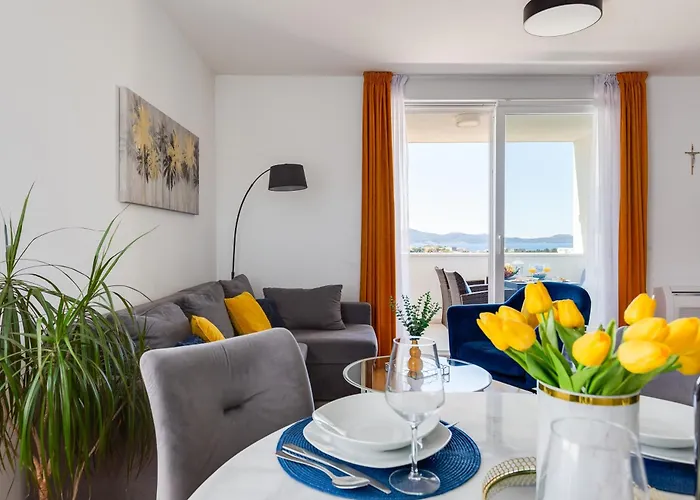 Stella Maris 2bdr, Balcony, Sea View, Garage, Bbq