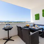 Stella Maris 2bdr, Balcony, Sea View, Garage, Bbq דירה זאדאר