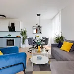 Stella Maris 2bdr, Balcony, Sea View, Garage, Bbq