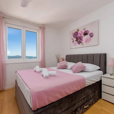 Apartment Stella Maris 2bdr, Balcony, Sea View, Garage, Bbq *