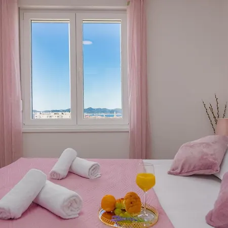 Stella Maris 2bdr, Balcony, Sea View, Garage, Bbq Apartment *