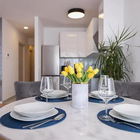 Stella Maris 2bdr, Balcony, Sea View, Garage, Bbq Apartment