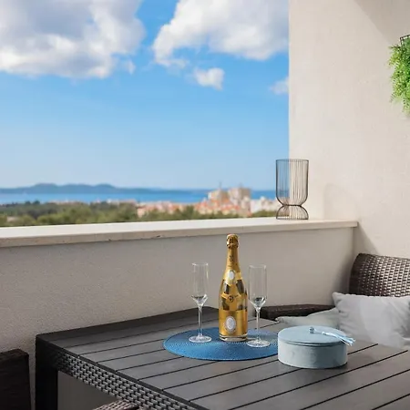Stella Maris 2bdr, Balcony, Sea View, Garage, Bbq Apartment *