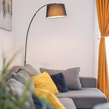 Stella Maris 2bdr, Balcony, Sea View, Garage, Bbq Apartment *