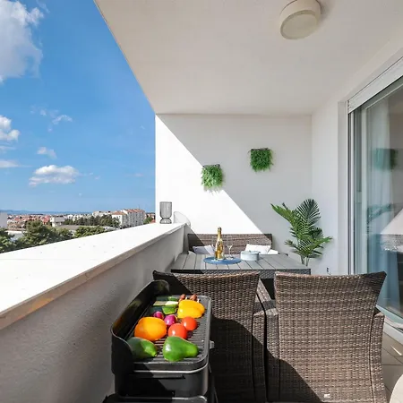 Apartment Stella Maris 2bdr, Balcony, Sea View, Garage, Bbq Zadar