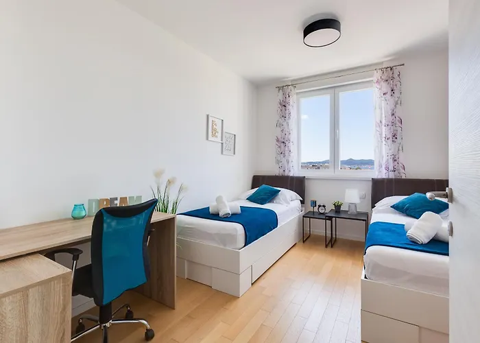 Stella Maris 2bdr, Balcony, Sea View, Garage, Bbq Appartement *