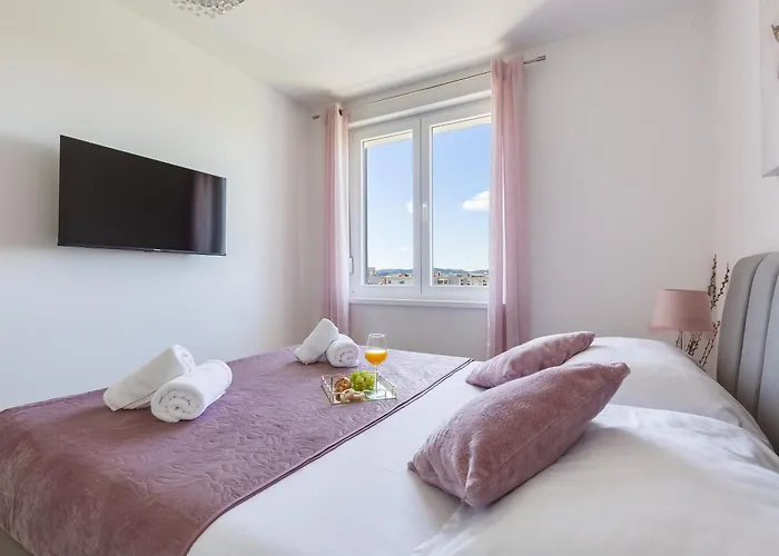 Stella Maris 2bdr, Balcony, Sea View, Garage, Bbq Appartement *