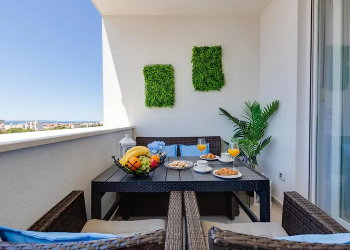Stella Maris 2bdr, Balcony, Sea View, Garage, Bbq Appartement